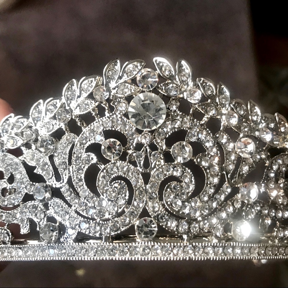 Tiara - Picture 8 of 8